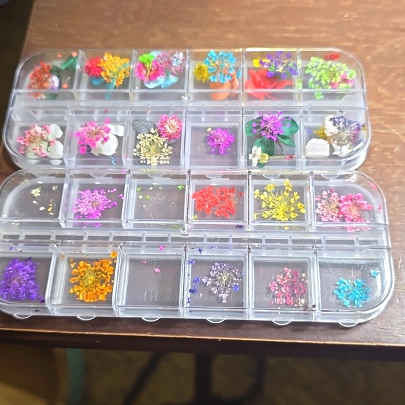 Dried Flowers Lace Nail Pressed Flowers 3D Nails - Picture 3 of 4